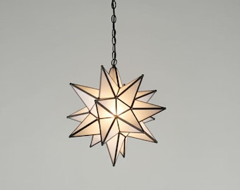 Lampadario marocchino in ottone fatto a mano: luce boho in vetro lattimo