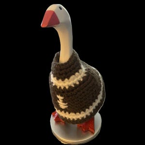 Crochet Pattern for 7 inch Desk Goose- Football