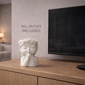 Quiet Gesture Girl Figure – Minimal Cast Stone Decorative Object