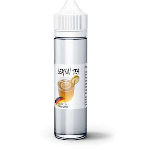 Può includere: Una bottiglia trasparente con tappo bianco ed etichetta con la scritta "Lemon Tea". L'etichetta presenta una grafica di un bicchiere di tè freddo con una fetta di limone. La bottiglia è etichettata "Made in Germany".