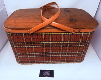 Vintage Redmon Peru Indiana Red Tartan/Plaid Picnic Basket w/Metal Handles