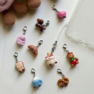 Miniaturas de pingentes artesanais em argila polimérica inspiradas na Jellycat, acessórios para alça de celular, chaveiros.