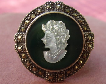 Unique Green Gemstone Mother of Pearl Cameo Ring  Size 10