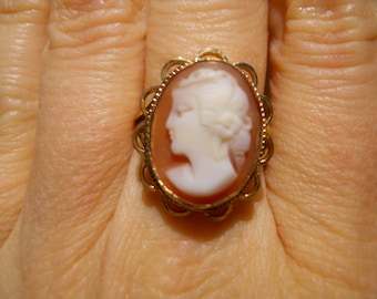 English Hallmarked Carved Cameo and Yellow Gold Ring