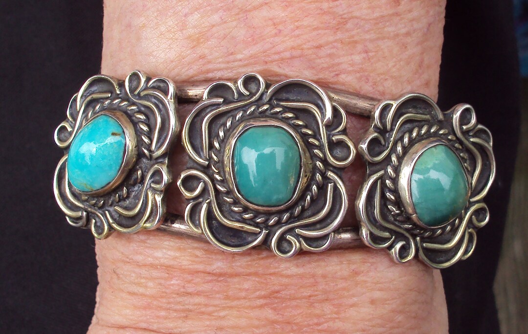 thumbnail image 2 of Handmade Turquoise Beaded Stretch Cuff Bracelet With Wood Buckle - Blue, Indonesia 2 of 6