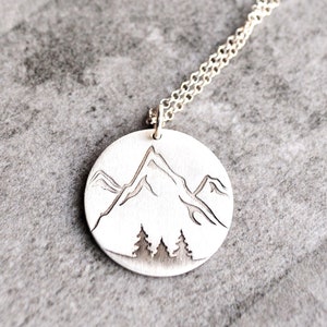 Collier montagne en argent sterling, breloque pour amoureux du sommet d&#39;une montagne, pendentif chaîne de montagnes, bijoux pour randonneur, cadeau randonnée en plein air pour lui