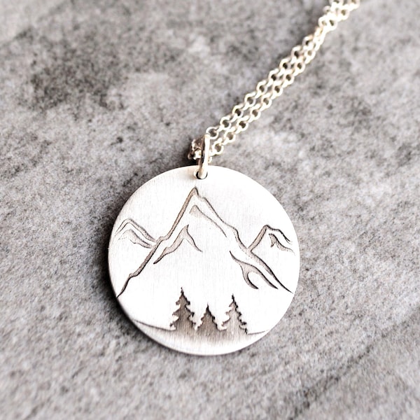 Collier montagne, breloque montagne, collier en argent, amoureux de la montagne, pendentif montagne, chaîne de montagnes, bijoux de randonneur/cadeau de randonnée/collier d'extérieur