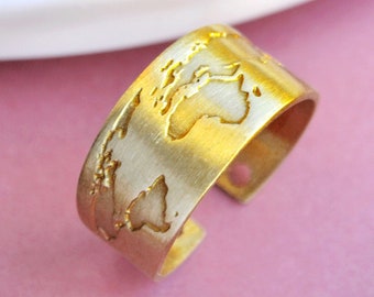 Gold World Map Ring for Jetsetter Wayfarer, Wanderlust Travel Jewelry, Unique Globe Woman Gift, Dainty Present Sister Daughter Globetrotter