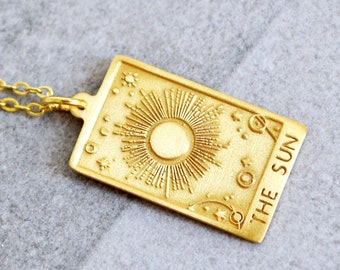 La collana dei tarocchi del sole, gioielli dei tarocchi mistici, collana di astrologia del sole, collana Sunburst, sole dorato, amico di Natale completo