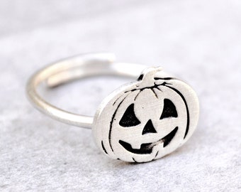 Carved Pumpkin Ring, Silver Handmade Kid Halloween Jewellery, Fun Wedding Gift, Trick or Treat Present, Adjustable Spooky Jack O Lantern