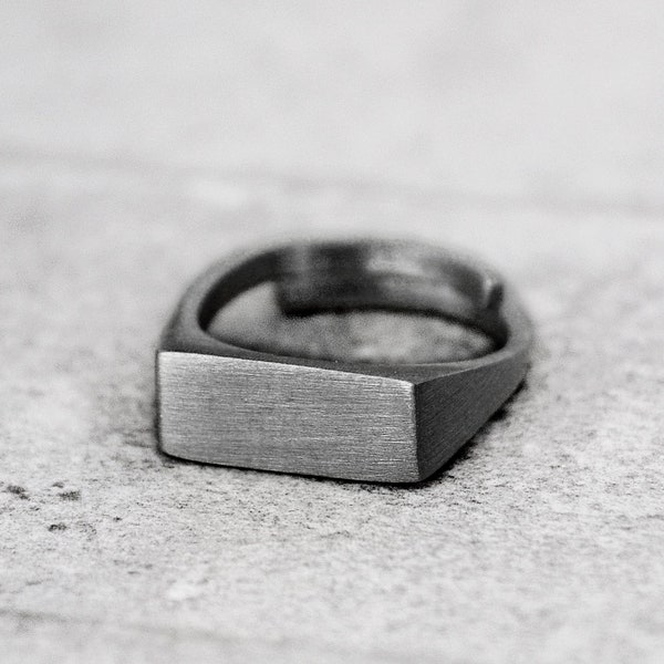 Herren-Ring am kleinen Finger, Initialen-Namensring, personalisiertes Geschenk für Freund, rechteckiger Ring, Herrenschmuck, Geschenk für Mann, Vater, Ehemann, individuelles Partner-Signet