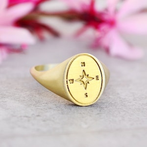 Compass Ring,Compass Sign,Signet Ring,Travel Gift,Traveler Gift,Gift for Women,Promise Ring,Womens Pinky Ring,Geometric Ring,Chevalier Girl
