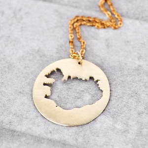 Collier Islande, cadeau Islande, carte de l'Islande, carte de l'Islande, breloque Islande, souvenir Islande, pendentif Islande, contour Islande, bijoux Islande