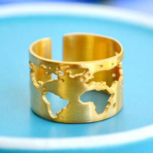 Bague de voyageur en or unique, idée cadeau carte du monde faite main, cadeau moderne pour soeur, bague réglable fille petite amie voyageur de Noël