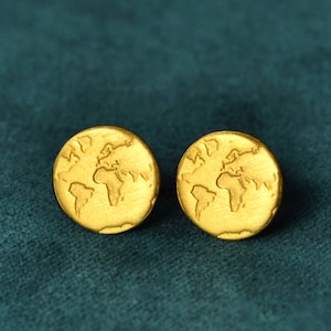 Zierliche Goldene Weltkarte Ohrringe, Handgefertigte Ohrstecker Geschenk für Reisende, Perfektes Geschenk für ihre Frau, Schwester, Tochter, Minimalistisch nach Weihnachten