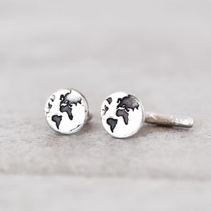 Orecchini unici per il trago, trago con mappa del mondo fatto a mano, regalo di viaggio ispiratore, gioiello da viaggio in argento sterling, regalo per donne, sorella e lei
