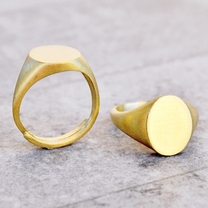 Signet Ring, Oval Ring, Pinky Ring, Engraved Ring, Promise Ring, Gift for Women,Personalized Gift,Initial Ring,Name Ring,Signet Ring Women