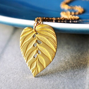Calathea Leaf Necklace, Plant Gift, Calathea Roseopicta Leaf Necklace, Calathea Makoyana Plant Gift, Plant Lovers Jewelry Gifts Necklace