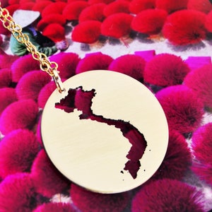 Collier or Vietnam, pendentif carte Vietnam, bijoux Vietnam, cadeau voyage au Vietnam, souvenir de voyageur, célébration du nouvel an lunaire du Têt en Asie
