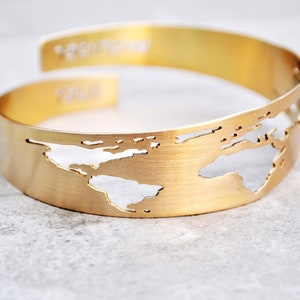 World Map Bracelet,Globe Bracelet,Wanderlust Jewelry,Travel Gift,World Bracelet,Travel Bracelet,Gift for women/Graduation Gift/Inspirational