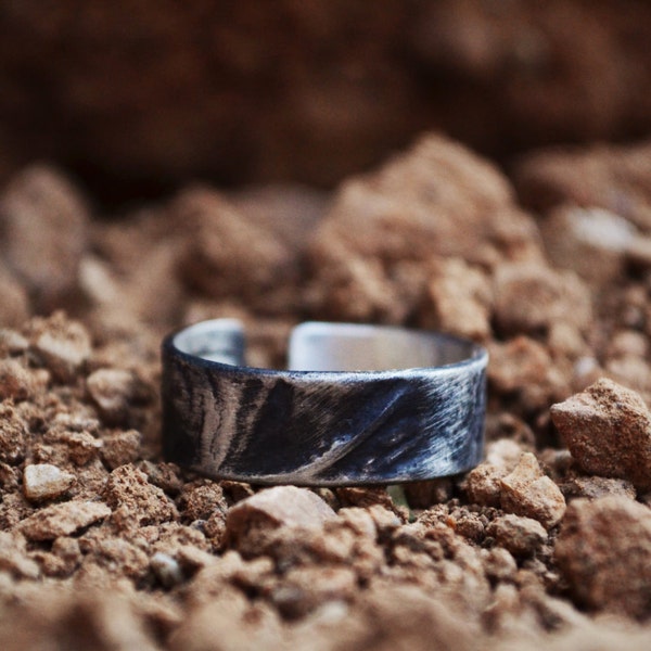 Verstellbarer Herrenring, Daumenring, Herrengeschenk, inspirierender Ring, roher Schmuck, oxidierter Silberschmuck, Freundgeschenk, handgefertigte Herren