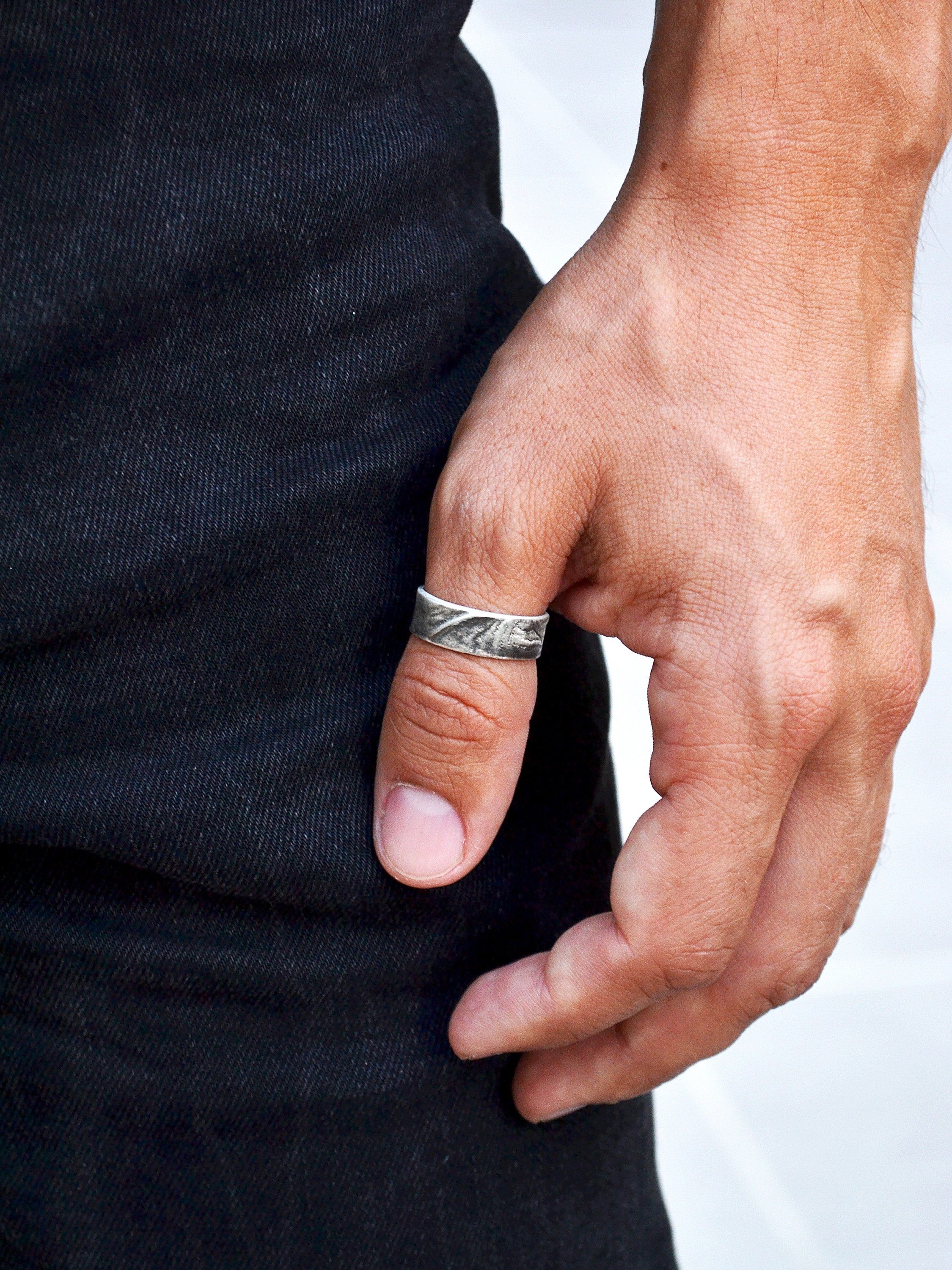 Faceted Oxidized Sterling Silver Ring for Men / Black Hammered Band - Nadin  Art Design - Personalized Jewelry