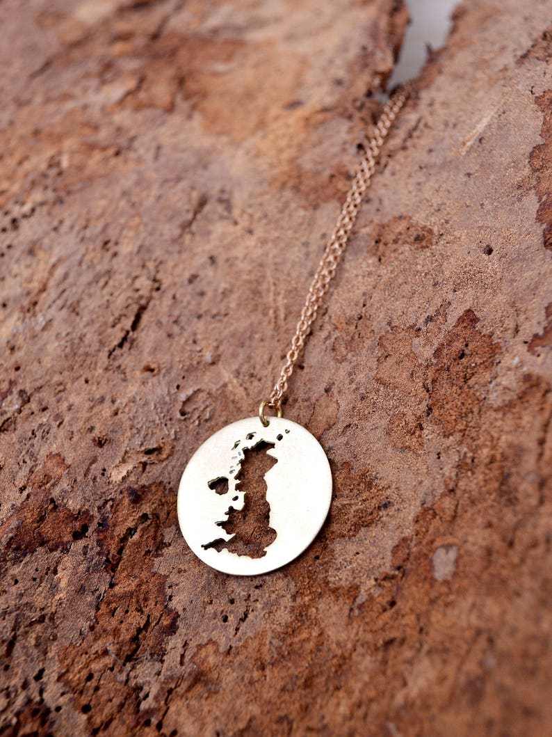 United Kingdom Map, UK Map Necklace, UK Jewelry,UK Pendant,Uk Necklace,Uk Outline,Uk Souvenir,Map of Uk /British Necklace/British Jewelry image 3