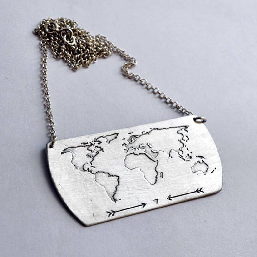 TEAMER Collana di moda Mappa del mondo Ciondolo mappa del mondo aereo Acciaio inossidabile terra viaggiatore laurea gioielli per le donne uomini (Argento