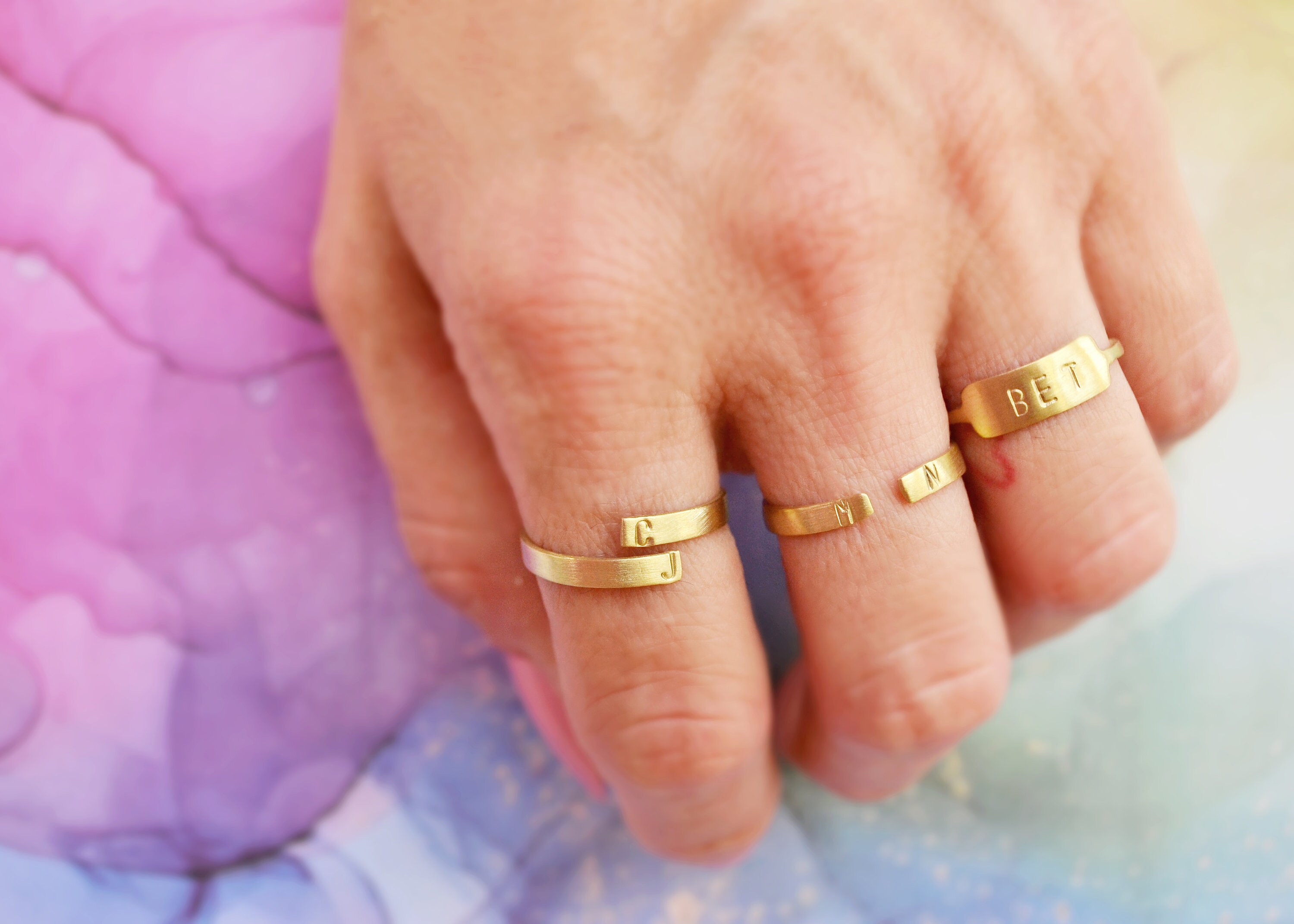 パーソナライズされたラップリング カスタムイニシャルリング 刻印入りリング ダブルリング スタッカブルリング - RWR 並行輸入 イニシャル T - オーバーラップリング ⁄ イニシャル N リング