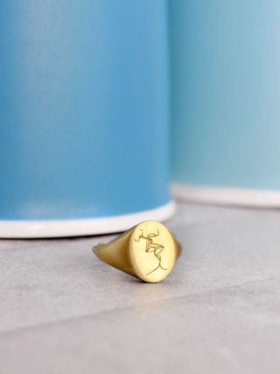 Lovers Ring For Girlfriend, Lesbian Wedding, Lesbian Gift, LGBT Jewelry, Wlw Couple Gifts for her, Partner Present, Kissing Signet Ring Love