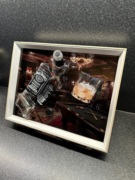 Jack Daniels Black Gebroken Fles - Broken Bottle Epoxy Resin Art - Custom A3 Framed Bar Gift Decor