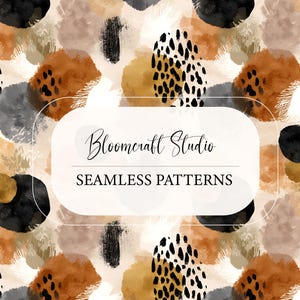 Op de afbeelding: Abstract naadloos patroonontwerp met organische vormen in bruin, zwart, grijs en beige. Het ontwerp bevat gespikkelde en effen elementen, met de tekst "Bloomcraft Studio" en "Seamless Patterns" in een witte ovaal.
