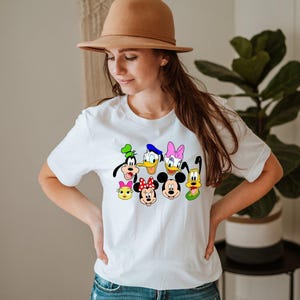 Chemise Mickey et ses amis, chemise Disney 100 ans de merveilles, chemise Mickey et ses amis, T-shirt Disneyworld, cadeau de famille Disney, t-shirt voyage Disneyland image 3