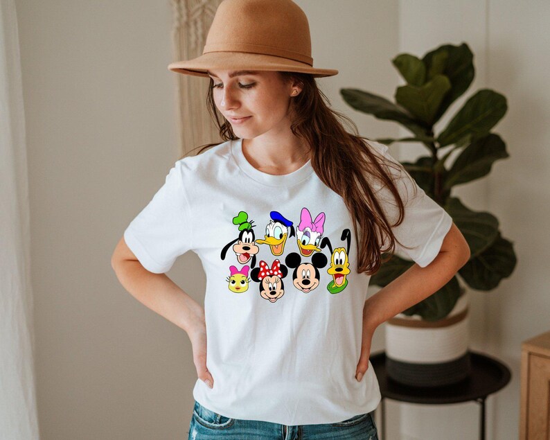 Chemise Mickey et ses amis, chemise Disney 100 ans de merveilles, chemise Mickey et ses amis, T-shirt Disneyworld, cadeau de famille Disney, t-shirt voyage Disneyland image 3