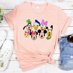 Chemise Mickey et ses amis, chemise Disney 100 ans de merveilles, chemise Mickey et ses amis, T-shirt Disneyworld, cadeau de famille Disney, t-shirt voyage Disneyland image 4