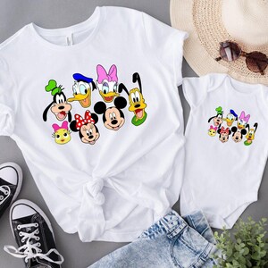 Chemise Mickey et ses amis, chemise Disney 100 ans de merveilles, chemise Mickey et ses amis, T-shirt Disneyworld, cadeau de famille Disney, t-shirt voyage Disneyland image 2