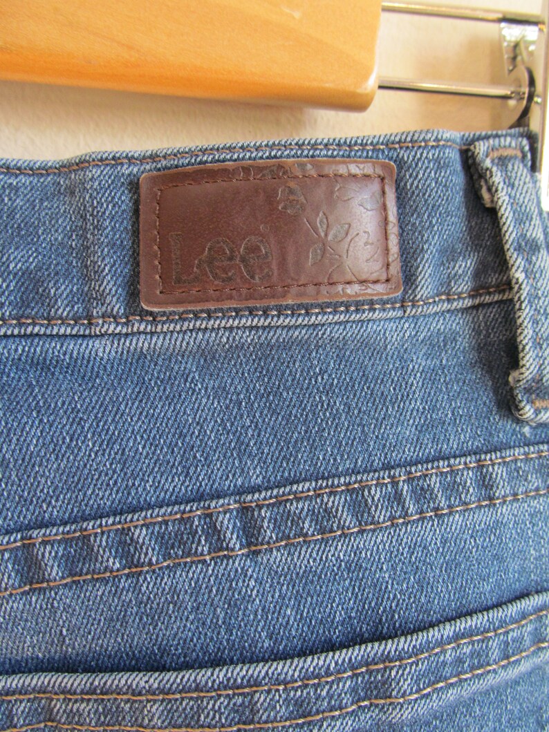 90s Lee Relaxed Fit Jeans Petite M 32 Waist image 4