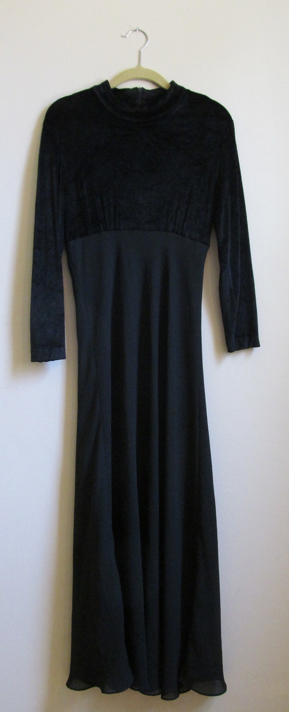 90s Gothic Black Velour & Crepe Dress S M 35 Bust… - image 2