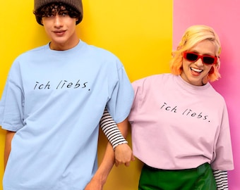 Eu adorei. Camiseta – Camiseta minimalista com frase marcante, camiseta com estética fofa, frase em alemão, estilo feminino delicado, streetwear casual.