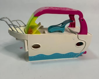 Mattel Polly Pocket Barco Yate Brillante Juego de Juguete Plegable Blanco Rosa Azul