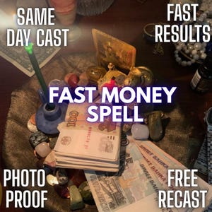 Puede incluir: Una colección de objetos que incluye un fajo de billetes rusos de 100 rublos, varias piedras pulidas, un pequeño recipiente de cerámica azul, una vela verde y adornos dorados. El texto superpuesto dice: SAME DAY CAST, FAST RESULTS, FAST MONEY SPELL, PHOTO PROOF, FREE RECAST.
