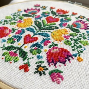 Folk Floral Cross Stitch Pattern PDF - cs55 image 7
