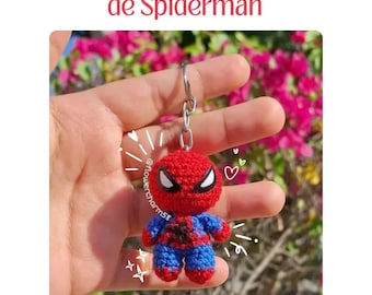 Wzór PDF na szydełkowy brelok w kształcie mini Spidermana