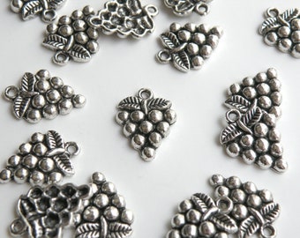 10 Grape Bunch Charms antique silver 20x15mm P20604