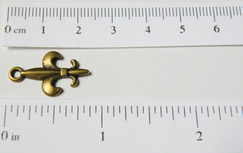 10 Fleur-de-Lis charms antique bronze 19x12mm PMLF1288Y image 2