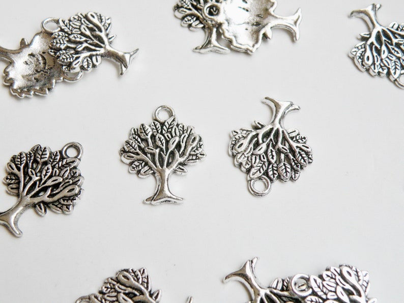 10 Tree of Life Charms, Celtic Family Tree Pendant, nature antique silver 22x17mm PLF10394Y image 1