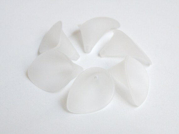 20 Blanc Givré Acrylique Perles Calla Lily Flower Head Trou 1 Mm Taille 15 mm x 25 mm