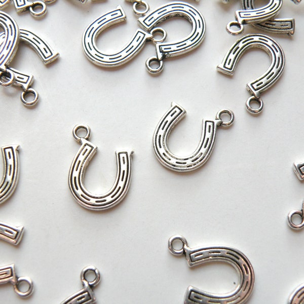 10 Lucky Horse Shoe charms antique silver 17x14mm DB29052