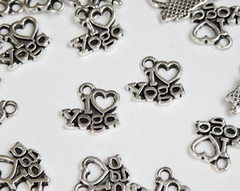 10 I Love Yoga Herz Charms Yoga Zen Meditation Wort Antik Silber I Heart Yoga 12x14mm DB69836