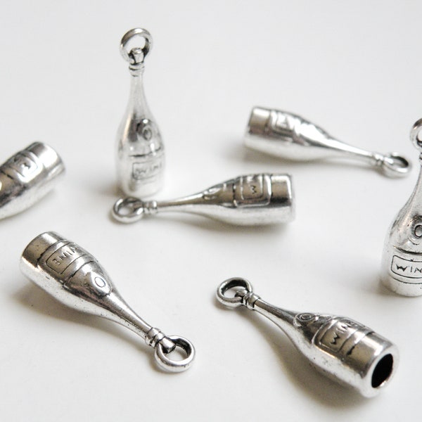 10 Wine Bottle 3D Charms, beverage drinking pendants, antique silver 28x7mm DK10049